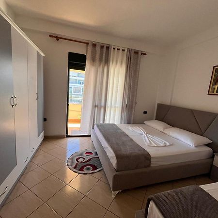 Rikardo Apartament Appartement Vlorë Buitenkant foto