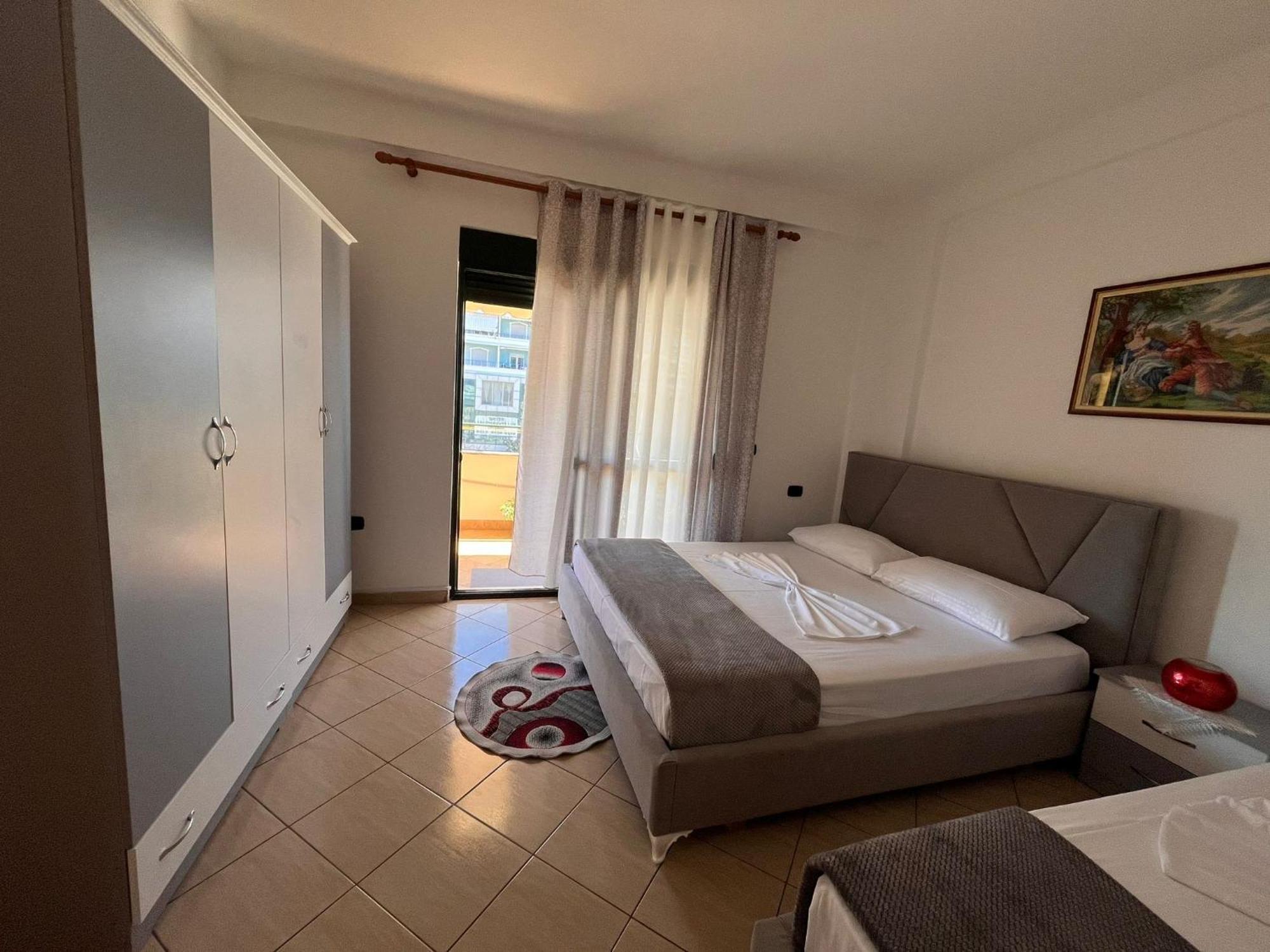 Rikardo Apartament Appartement Vlorë Buitenkant foto