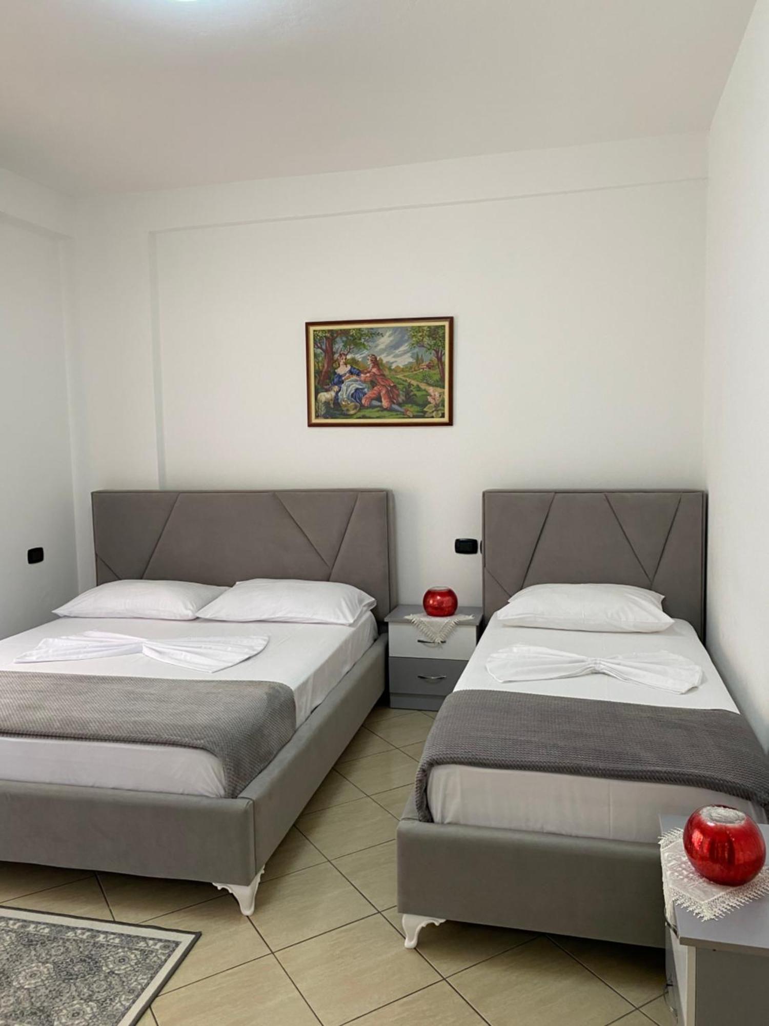 Rikardo Apartament Appartement Vlorë Buitenkant foto