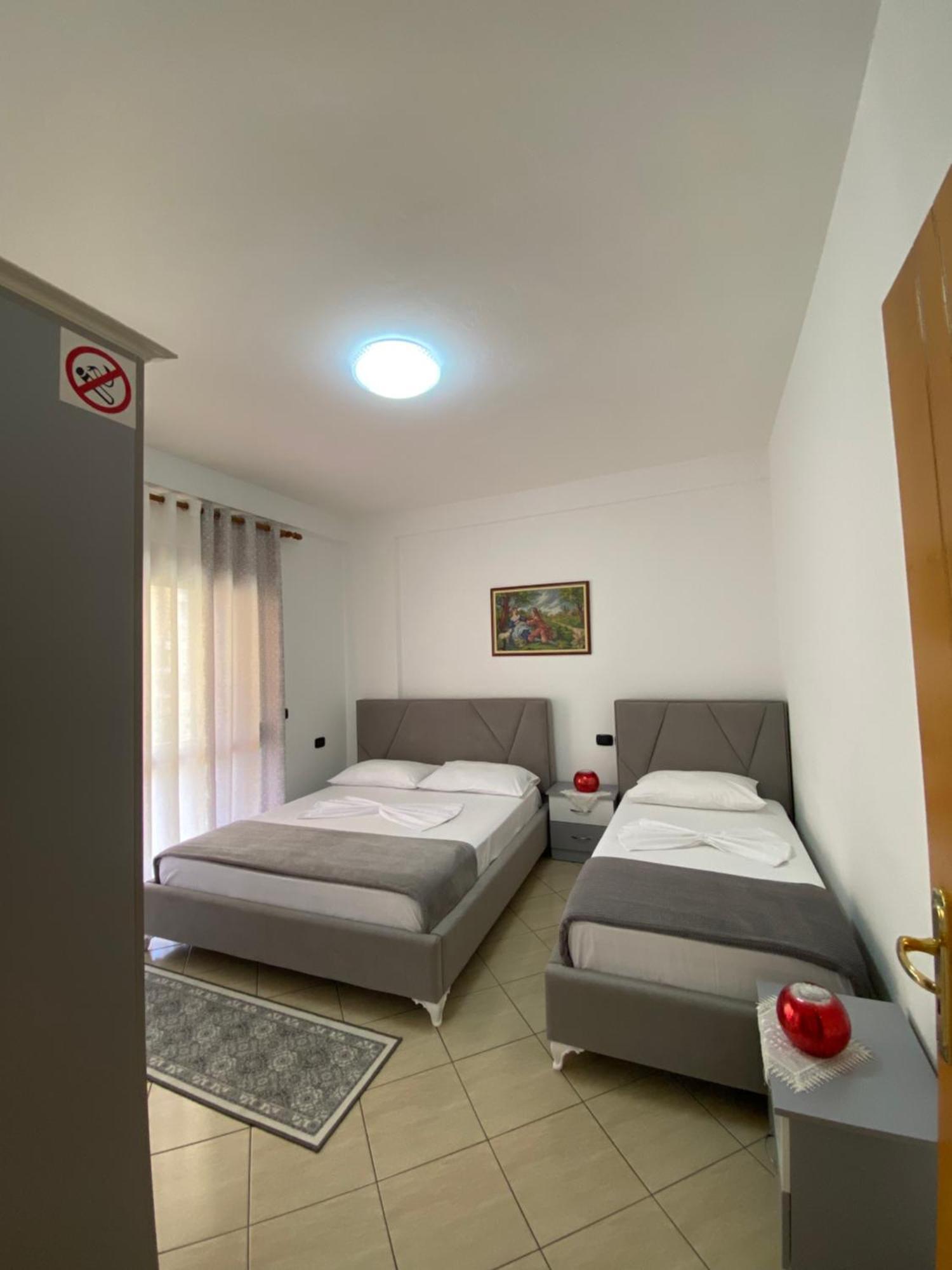 Rikardo Apartament Appartement Vlorë Buitenkant foto