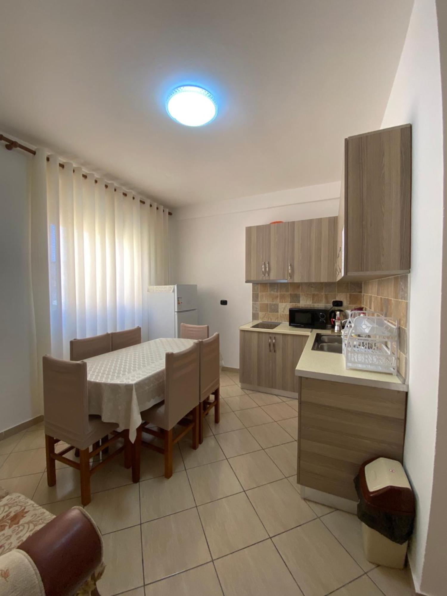 Rikardo Apartament Appartement Vlorë Buitenkant foto